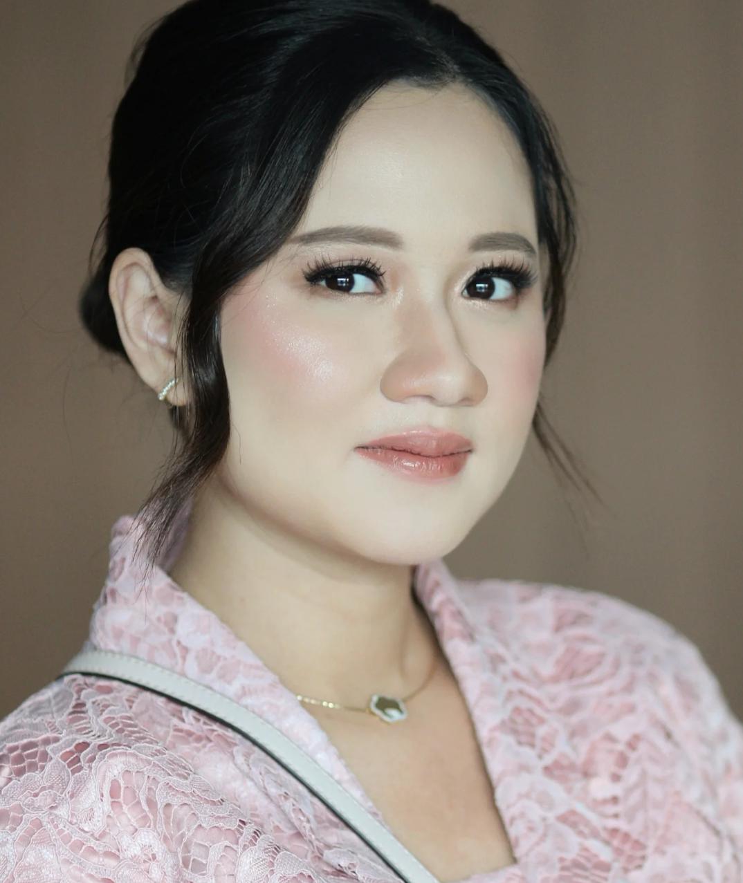 Engagement | Graduation | Bridesmaid | Party | Mom | Sister